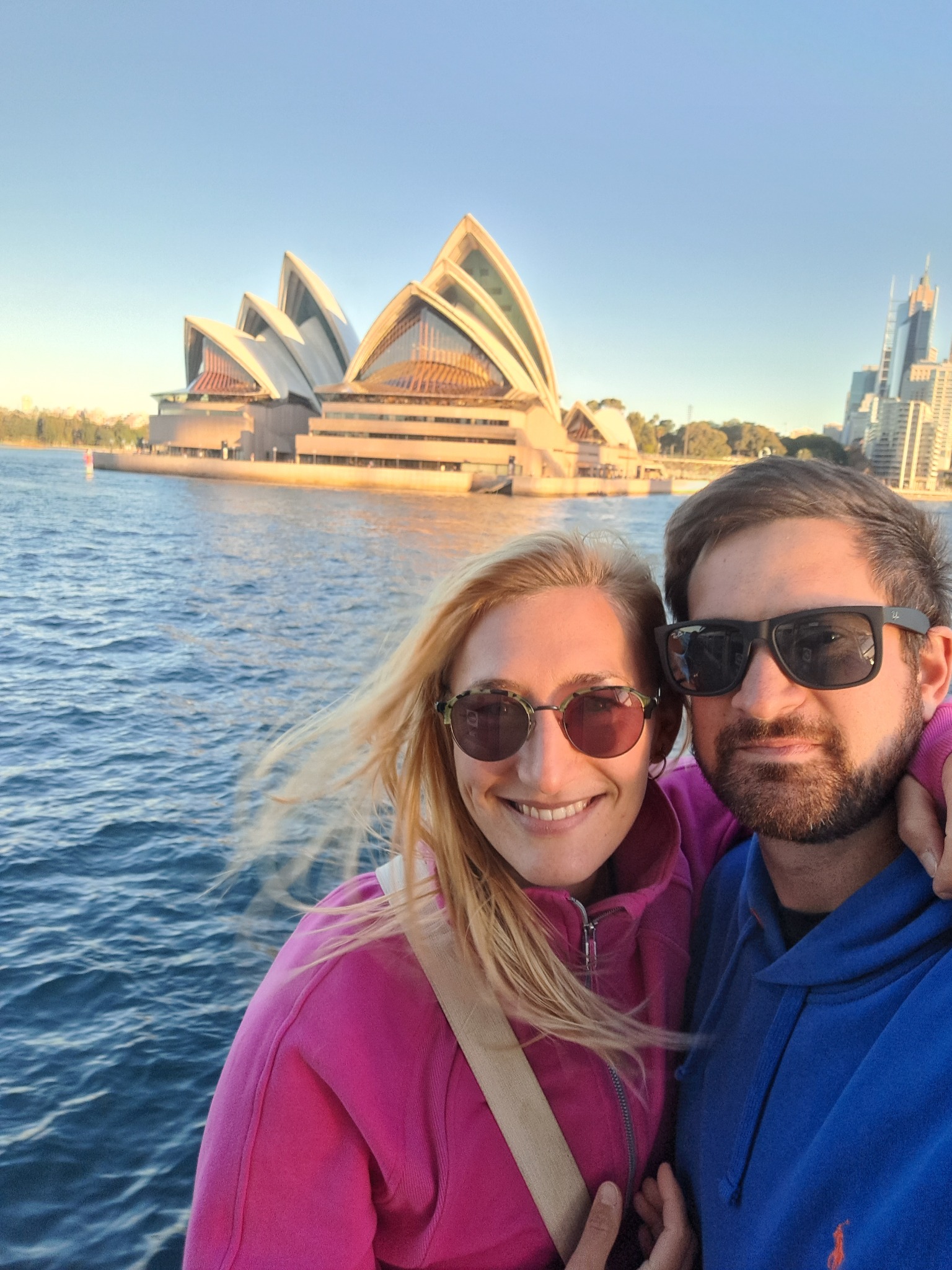 Marion et Emilio devant l’Opéra de Sydney